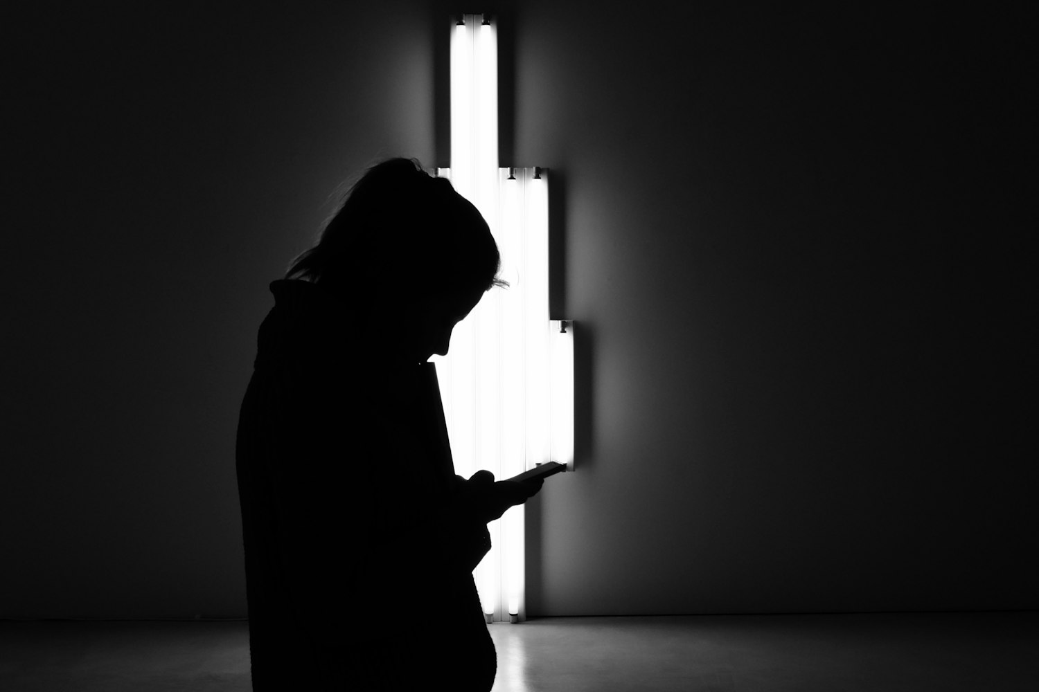 自己emo没人开解的伤感文案集合六十条-形容自己没人懂没人疼的诗句 自己emo没人开解的伤感文案集合六十条-形容自己没人懂没人疼的诗句